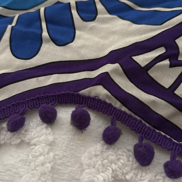 Colorful tapestry. - Picture 2 of 5